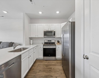 177 S Harner Boulevard - Photo Thumbnail 4