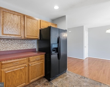 1046 Balley Drive - Photo Thumbnail 10