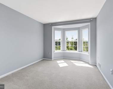 1046 Balley Drive - Photo Thumbnail 17