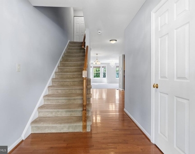 1046 Balley Drive - Photo Thumbnail 3
