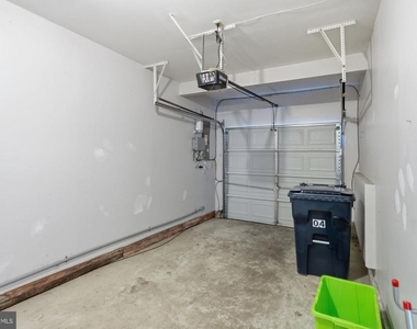 1046 Balley Drive - Photo Thumbnail 5