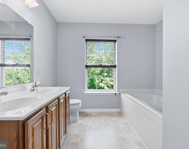 1046 Balley Drive - Photo Thumbnail 25