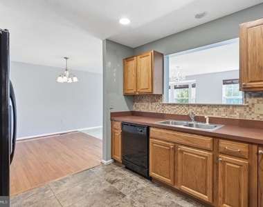 1046 Balley Drive - Photo Thumbnail 11