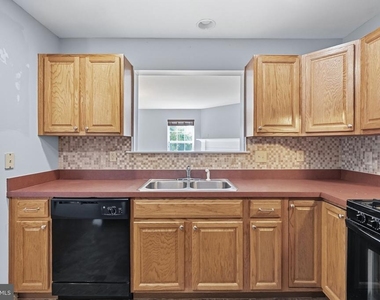 1046 Balley Drive - Photo Thumbnail 12