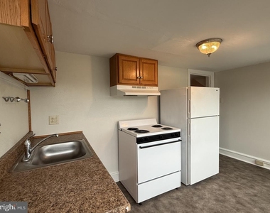 19 E Pothouse Road - Photo Thumbnail 6