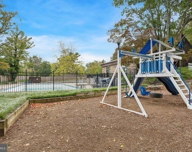 344 Summit House - Photo Thumbnail 14