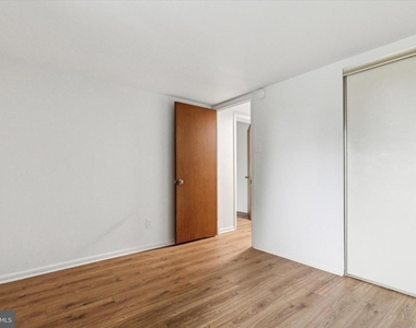 344 Summit House - Photo Thumbnail 7