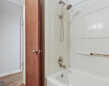 344 Summit House - Photo Thumbnail 12