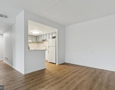 344 Summit House - Photo Thumbnail 3
