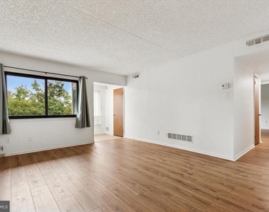344 Summit House - Photo Thumbnail 2