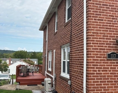337 W Pennsylvania Avenue - Photo Thumbnail 2