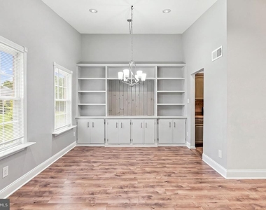 51 Meadow Lane - Photo Thumbnail 8
