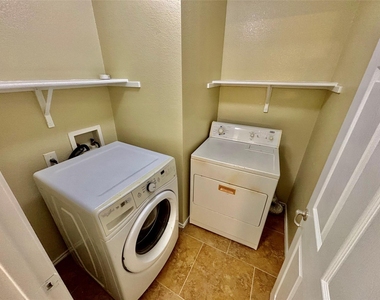 1220 Anise Dr - Photo Thumbnail 14