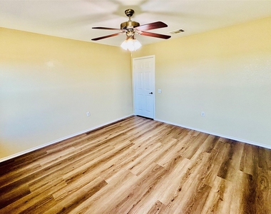 1220 Anise Dr - Photo Thumbnail 6