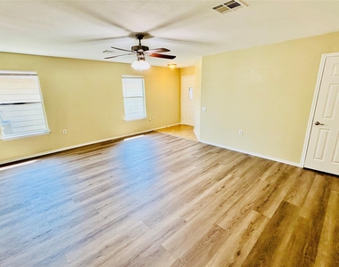 1220 Anise Dr - Photo Thumbnail 2