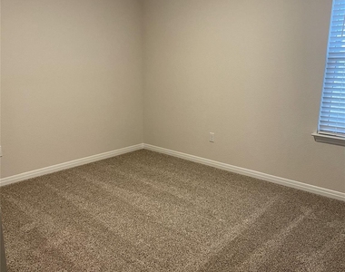 185 Grey Slate Ave - Photo Thumbnail 15