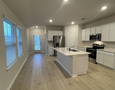 185 Grey Slate Ave - Photo Thumbnail 4