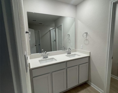 185 Grey Slate Ave - Photo Thumbnail 16