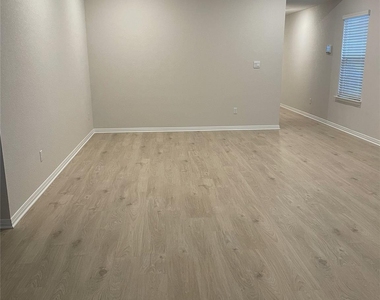 185 Grey Slate Ave - Photo Thumbnail 3