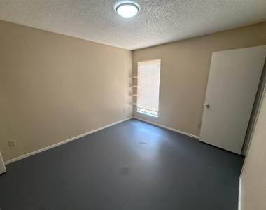 12308 Dellrey Dr - Photo Thumbnail 7
