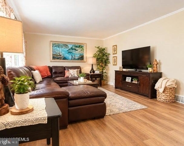 251 West Street - Photo Thumbnail 6