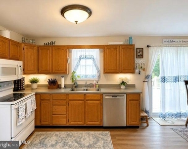 251 West Street - Photo Thumbnail 2