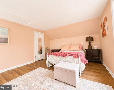 251 West Street - Photo Thumbnail 11