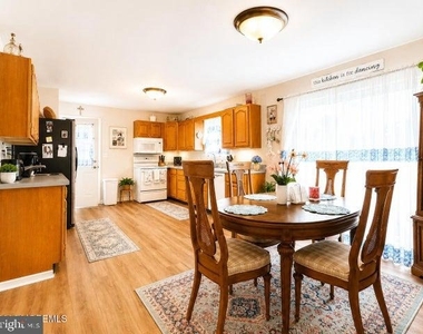 251 West Street - Photo Thumbnail 4