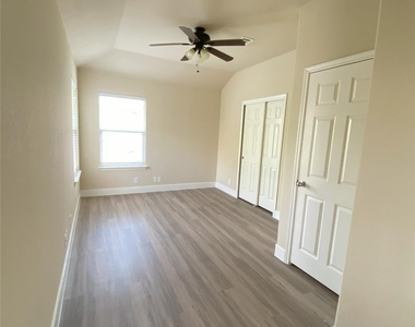 8600 Wood Stork Dr - Photo Thumbnail 12