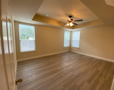 8600 Wood Stork Dr - Photo Thumbnail 6