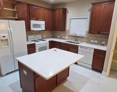 8600 Wood Stork Dr - Photo Thumbnail 4