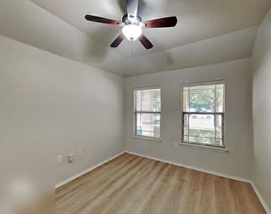 5833 Zachary Scott St - Photo Thumbnail 12