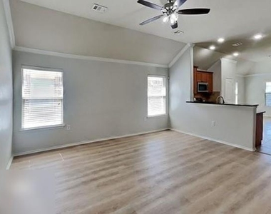 5833 Zachary Scott St - Photo Thumbnail 1