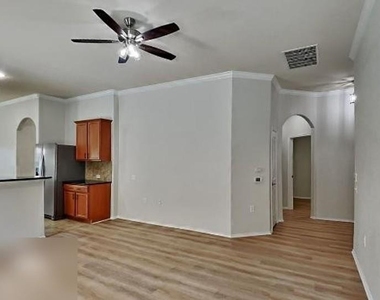 5833 Zachary Scott St - Photo Thumbnail 3
