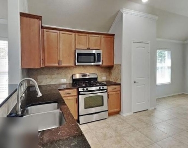 5833 Zachary Scott St - Photo Thumbnail 5