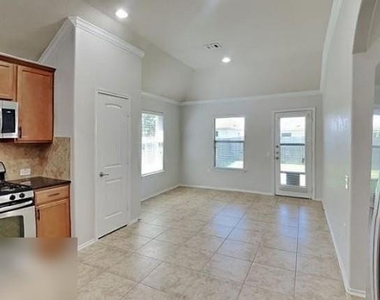 5833 Zachary Scott St - Photo Thumbnail 6