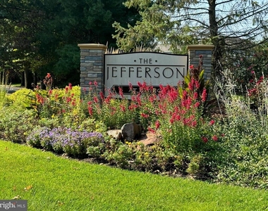 511 Timberlake Drive - Photo Thumbnail 9