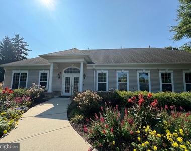 511 Timberlake Drive - Photo Thumbnail 7