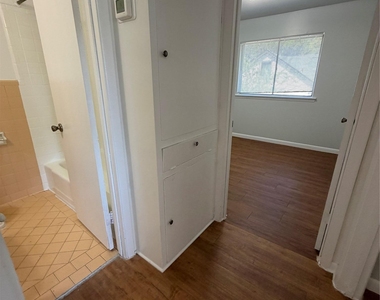 1212 W 13th St - Photo Thumbnail 4