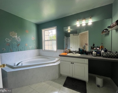 7 Shelley Circle - Photo Thumbnail 9