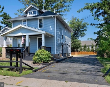 131 W Franklin Avenue - Photo Thumbnail 1