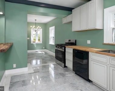 131 W Franklin Avenue - Photo Thumbnail 5