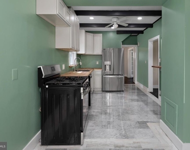 131 W Franklin Avenue - Photo Thumbnail 6
