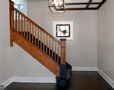 131 W Franklin Avenue - Photo Thumbnail 2