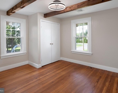 131 W Franklin Avenue - Photo Thumbnail 11