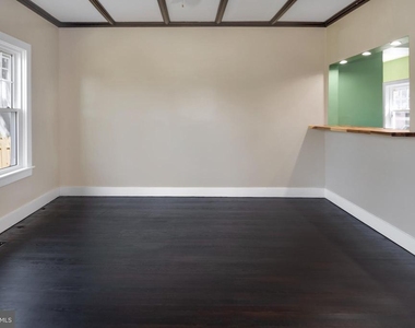 131 W Franklin Avenue - Photo Thumbnail 4