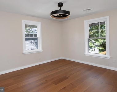 131 W Franklin Avenue - Photo Thumbnail 9