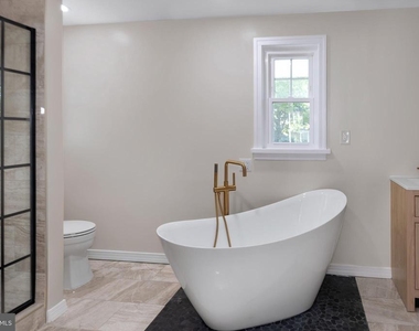 131 W Franklin Avenue - Photo Thumbnail 10