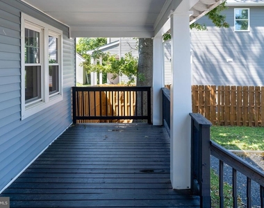 131 W Franklin Avenue - Photo Thumbnail 16