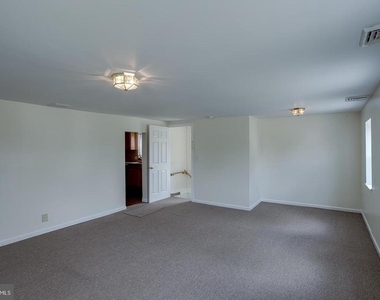 276 Kings Highway - Photo Thumbnail 4